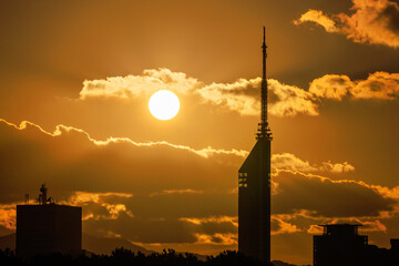 夕日と福岡タワー