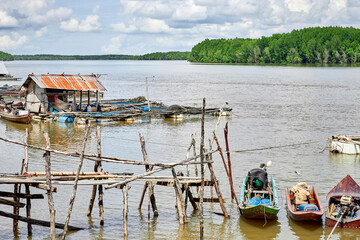 Obraz premium Tradition houseboat of locally fisherman