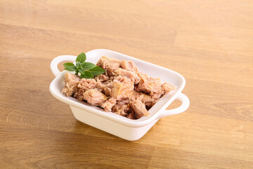 Canned tuna fish with oil