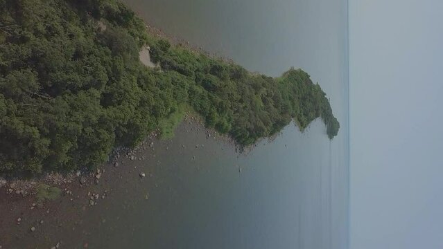 Hindens rev drone shot forward vertical