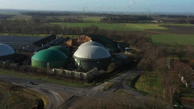 Biogasanlage aus der Luft Perspektive mit einer Drohne aufgenommen