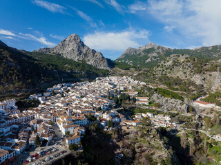 Obraz premium municipio de Grazalema en la comarca de los pueblos blancos de la provincia de Cádiz, España