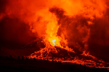 Fototapeta na wymiar Erupting volcano, cumbre vieja, la Palma at night in December