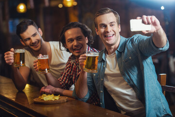 Men in pub