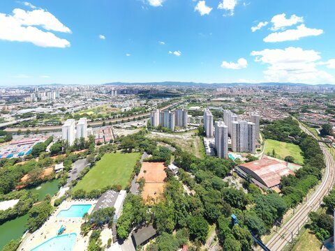 Imagem Panor&acirc;mica da Regi&atilde;o da Penha com vista para a Rodovia Marginal Tiet&ecirc;, S&atilde;o Paulo, Brasil