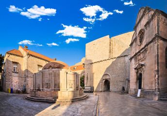 Fototapeta na wymiar Dubrovnik . Onofrio Fountain and Stradun street view in Dubrovnik view