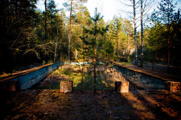 природа и заброшенное