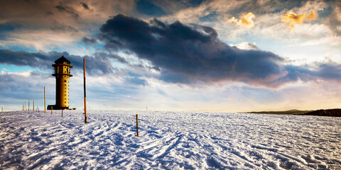 Feldbergturm im Abendlicht im Schwarzwald © Juergen Wiesler