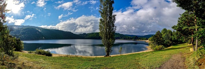 Lac d'Issarlès, Ardèche, Auvergne-Rhône-Alpes, France