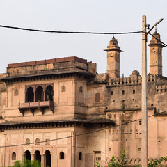 Obraz premium Jahangir Mahal (Orchha Fort) in Orchha, Madhya Pradesh, India, Jahangir Mahal or Orchha Palace is citadel and garrison located in Orchha. Madhya Pradesh. India, Indian Archaeological Sites