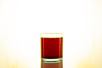 coctel con cubo de hielo
