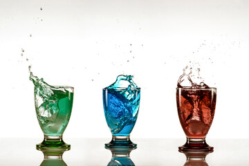 coctel con cubo de hielo