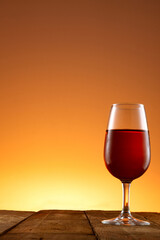 copa de vino tinto en primer plano