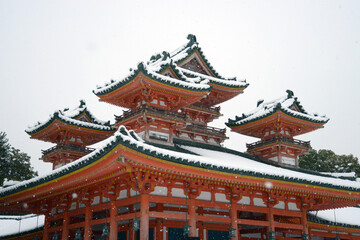 雪の平安神宮　白虎楼　京都市左京区