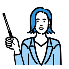 指し棒で解説をしているスーツを着た若い女性
