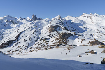 Fototapeta na wymiar Valle de Tena en Pirineos