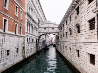 Fototapeta na wymiar Bridge of Sighs or Ponte dei Sospiri at the Doges Palace in Venice, Italy