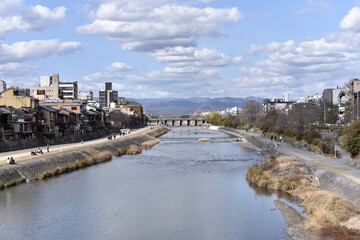 春の鴨川