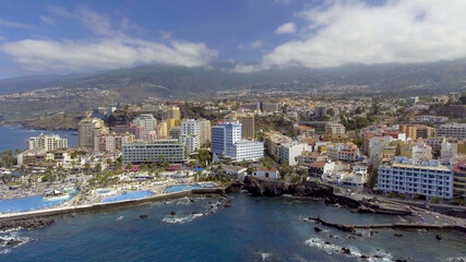 Naklejka premium Aerial view of Puerto de la Cruz on a sunny day, Tenerife
