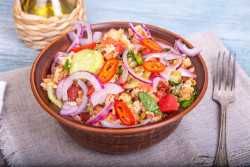 Bowl with vegan italian panzanella salad, close-up