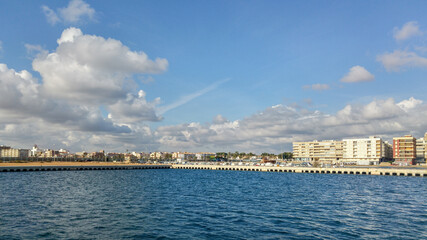 Vega Baja del Segura - Torrevieja - Desde la Playa del Acequión hasta la Playa de los Naúfragos y su Dique de Poniente o Muelle de la Sal.