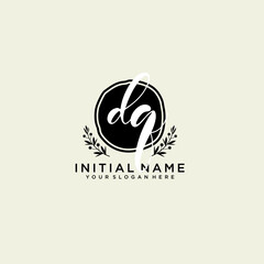DQ monogram logo template vector	