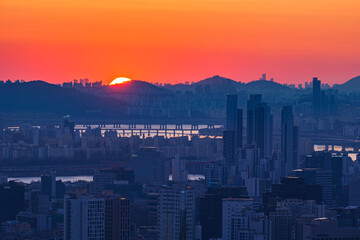 Fototapeta premium Cityscape night view of Seoul, South Korea at sunset time
