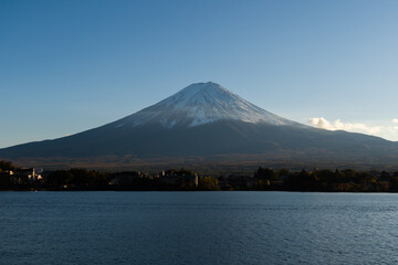 Fototapeta premium Mount Fuji and Lake kawaguchiko in autumn. It is a popular tourist destination.