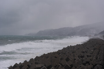 荒れる冬の日本海