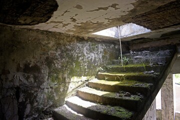 abandoned building 