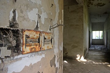 abandoned building 