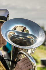 Reflection on the horn