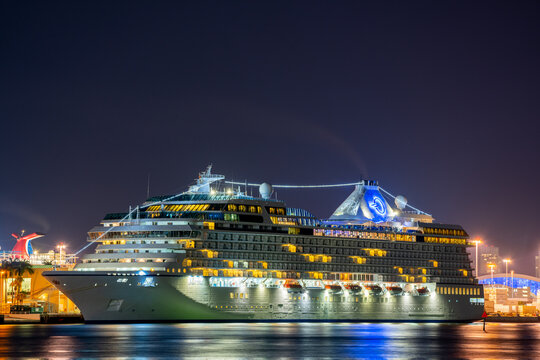 Night photo of Oceania Cruises Marina at Port Miami