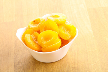 Canned apricot – sweet light dessert