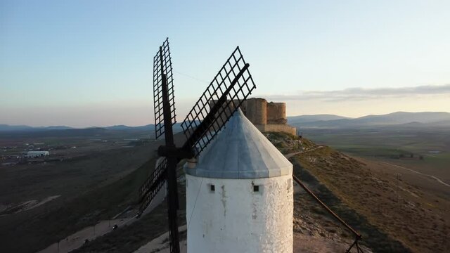 Molino de viento en una localidad Toledana