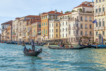 Obraz premium Gondoliere auf dem Canal Grande in Venedig in Italien