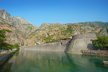 Fototapeta na wymiar Wall of ancient fortress in Old Town of Kotor