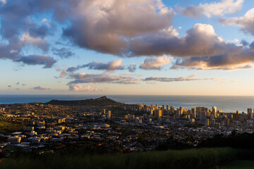 Obraz premium sunset over the city