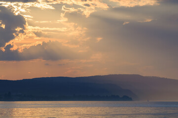 Obraz premium Abendstimmung auf dem Bodensee bei Überlingen