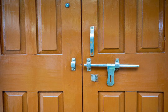 door handle on the door