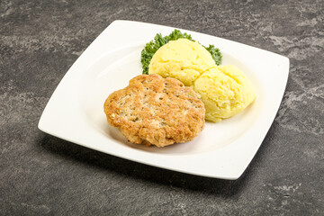 Chicken cutlet with mashed potato