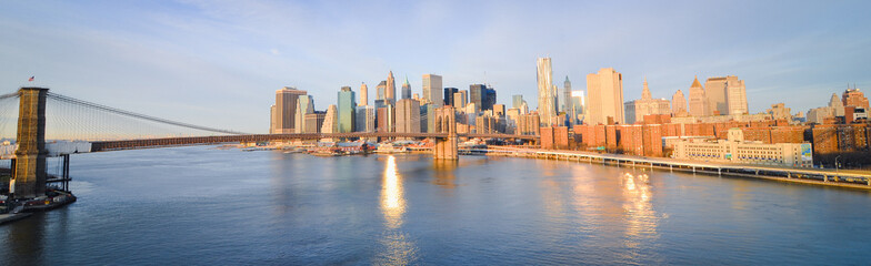 Fototapeta na wymiar Brooklyn Bridge at sunrise - New York Cty, United States of America 