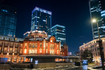 東京都 雪の日の東京駅 夜景（2022年1月6日）