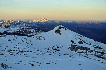 Lever de soleil sur le Pic Arlas de la Pierre Saint Martin