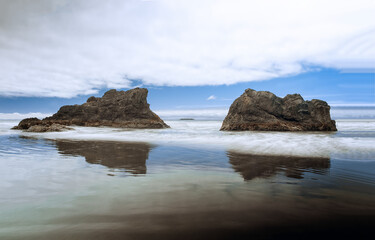 Fototapeta na wymiar Rocks on the Ruby beach on the West Coast, Olympic National Park, Washington.