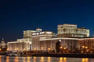 Naklejka premium The building of the Ministry of Defense of Russia night view from the river.