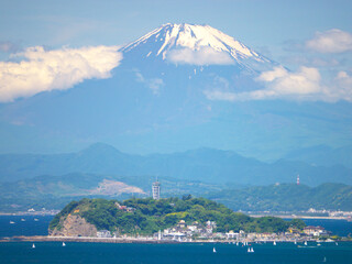 日本、神奈川県、初夏の江ノ島と富士