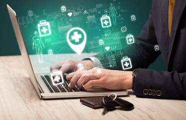 hand browsing on the internet for medical issues