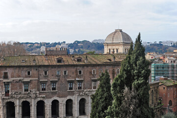 Fototapeta na wymiar Roma, la cupola della Sinagoga