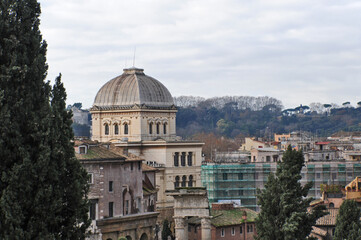 Fototapeta na wymiar Roma, la cupola della Sinagoga